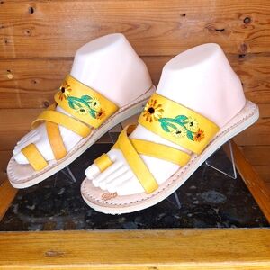 ❤️ NWOB Mexican sandals embroidered flowers real leather yellow color Si…